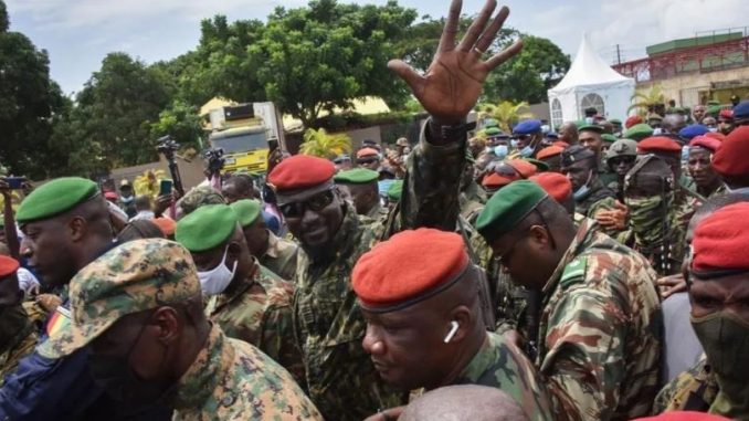Guinée: Le CNRD annonce le gel temporaire des opérations de retrait sur les comptes bancaires des anciens ministres et hauts cadres